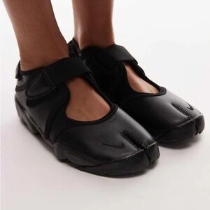 Nike Women’s Air Rift Black Leather Split Toe Tabi Shoes